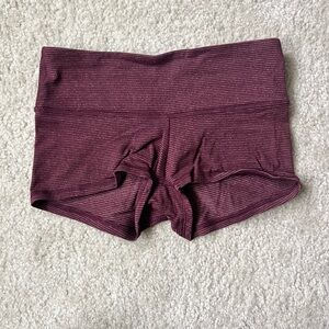 Retro lululemon low rise boogie shorts size 4
